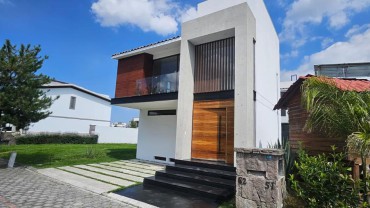 Casa en Venta en Condado del Valle, Metepec, Estado de México